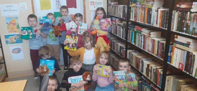 Dzieci z grupy „0” ze Szkoły Podstawowej im. św. Stanisława Kostki w Kuninie odwiedziły Filię Biblioteczną w Kuninie.